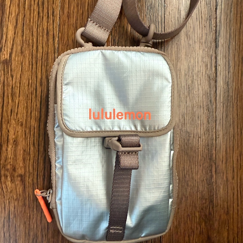 lululemon athletica Silver and Tan Belt Bag